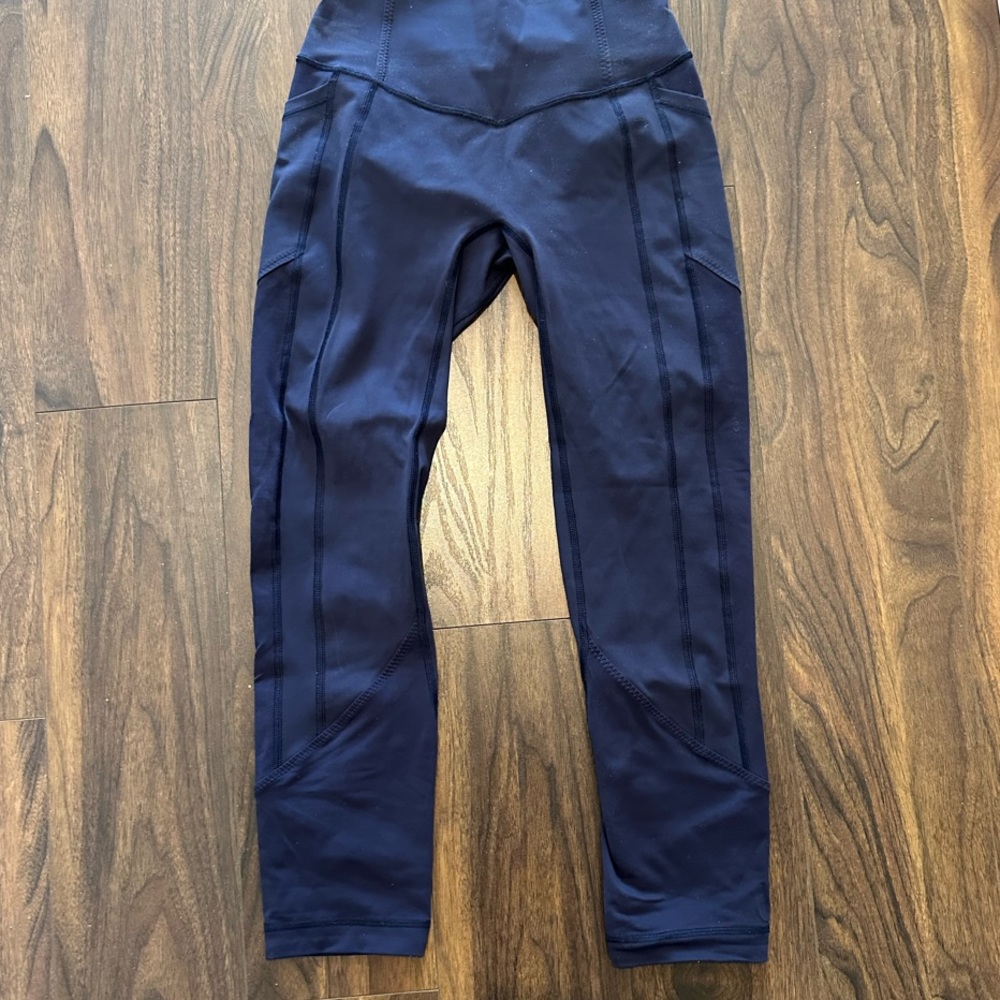 Lululemon Women’s Cropped Leggings with Pockets